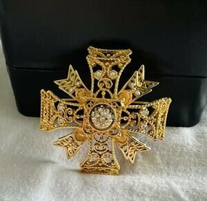Vtg KJL Kenneth Jay Lane Maltese Cross Spinner Brooch Pin Pendant Gold Tone